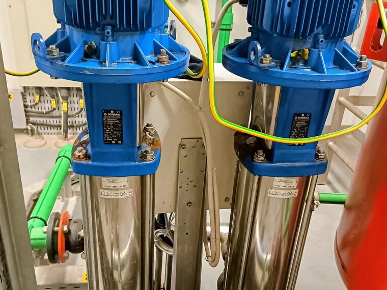 Booster pump set